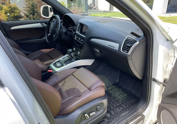 Audi Q5 cena 82500 przebieg: 128000, rok produkcji 2017 z Opole małe 211